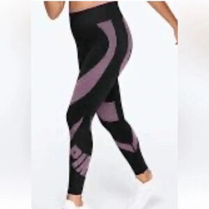 Pink Active Leggings Women’s Small Black Pink Graphic Yoga Workout Compression